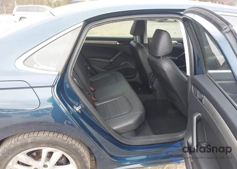 2020 Volkswagen Passat 2.0T Se z USA, uszkodzony, nr VIN 1VWSA7A39LC007097